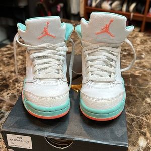 Kids Jordan’s size 12C